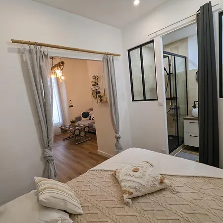 Cosy Proche Du Port Nizza