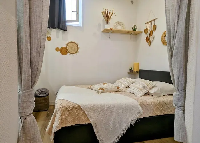 Apartment Cosy Proche Du Port Nizza